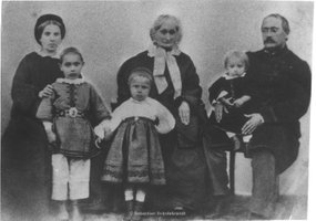 Jakób and Emilja Mrazek with children from left Kazimierz Adam, Aniela and Mieczysław. I the middle Julianna Mrazek (born Wiśniowska), mother of Jakób. Dubiedzko 1864.